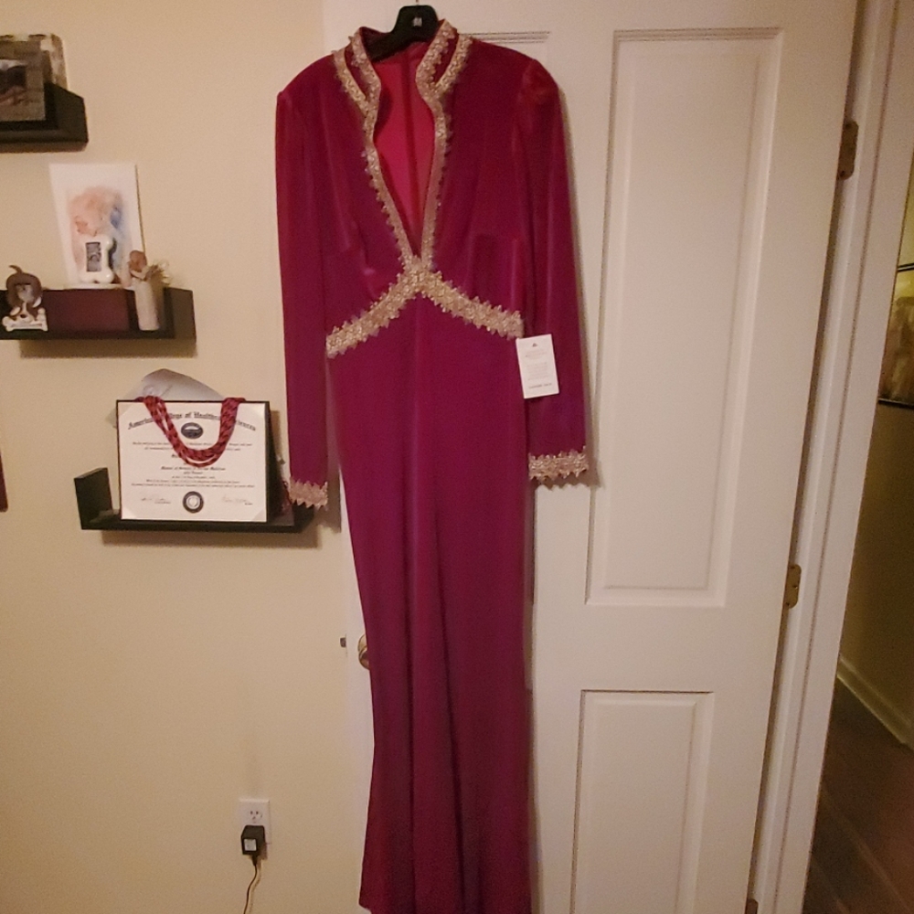 Tadashi Shoji Gown